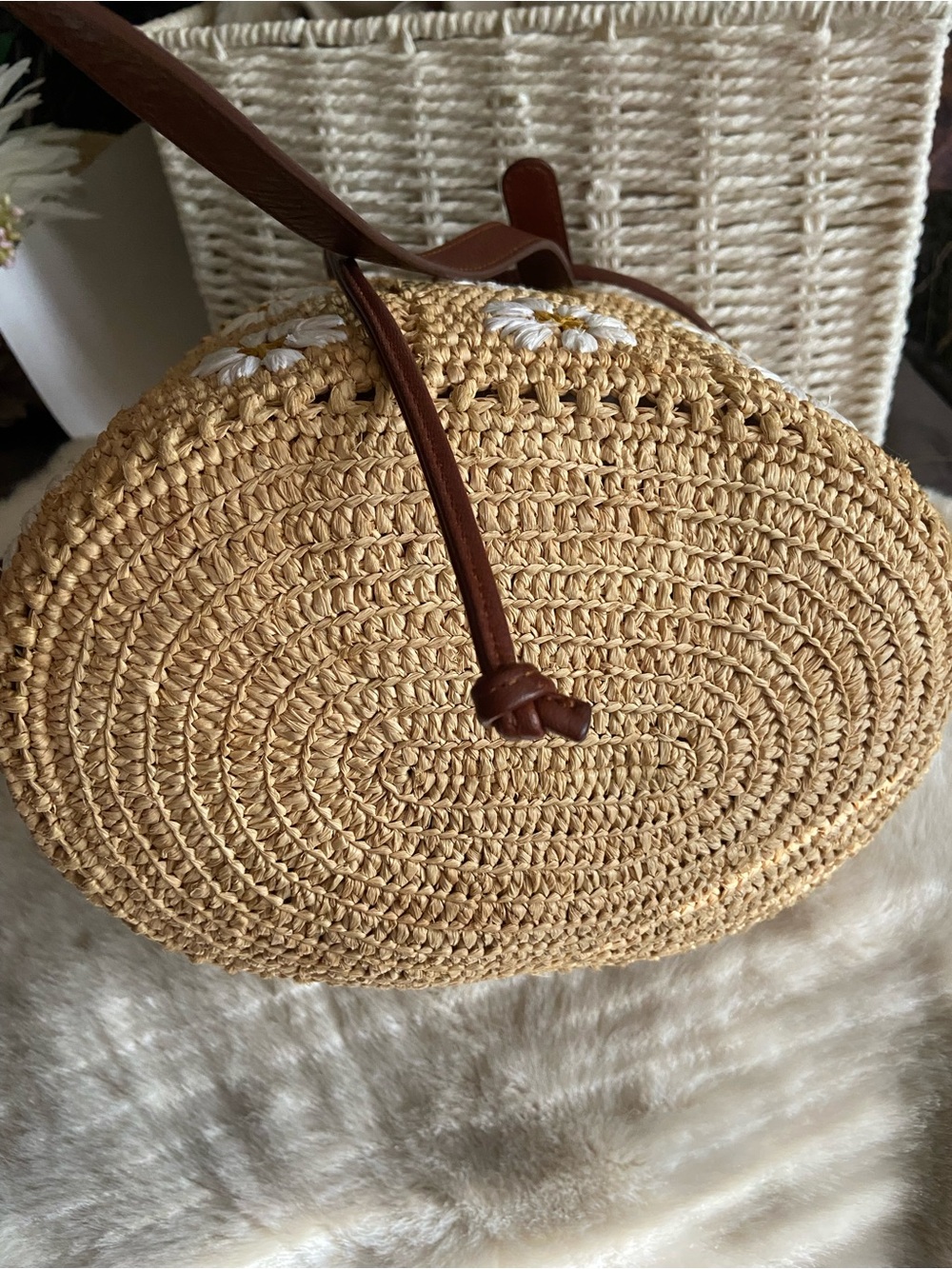 SEZANE Daisy Embroidered Raffia Farrow Bag. ⚜️ - Picture 5 of 15